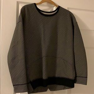 Lululemon women’s sweater size 4